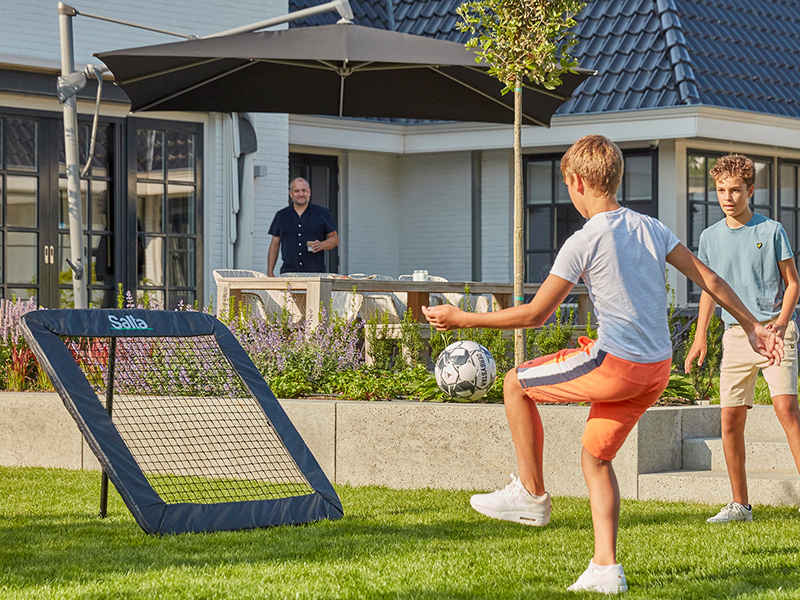 Tämä palautusseinä eli rebounder on paras mahdollinen harjoituskaveri!